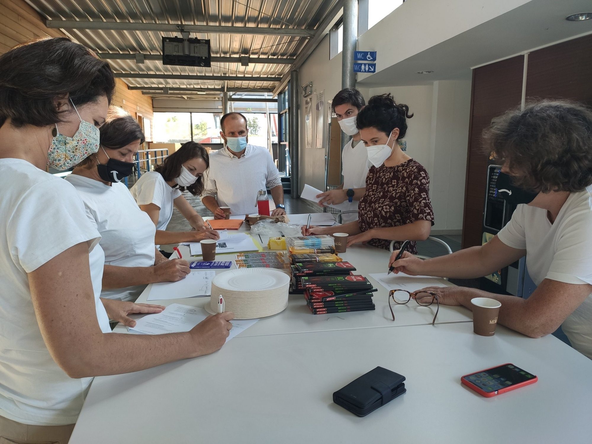 Les ateliers DIY sont animés par des étudiants de 5ème année dans le cadre du Service Sanitaire @ Université de Poitiers