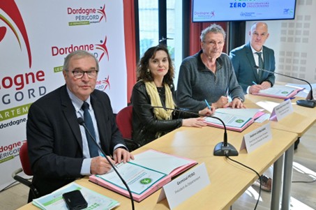 - Le Département s’est engagé dans un plan santé-environnement "zéro perturbateurs endocriniens"