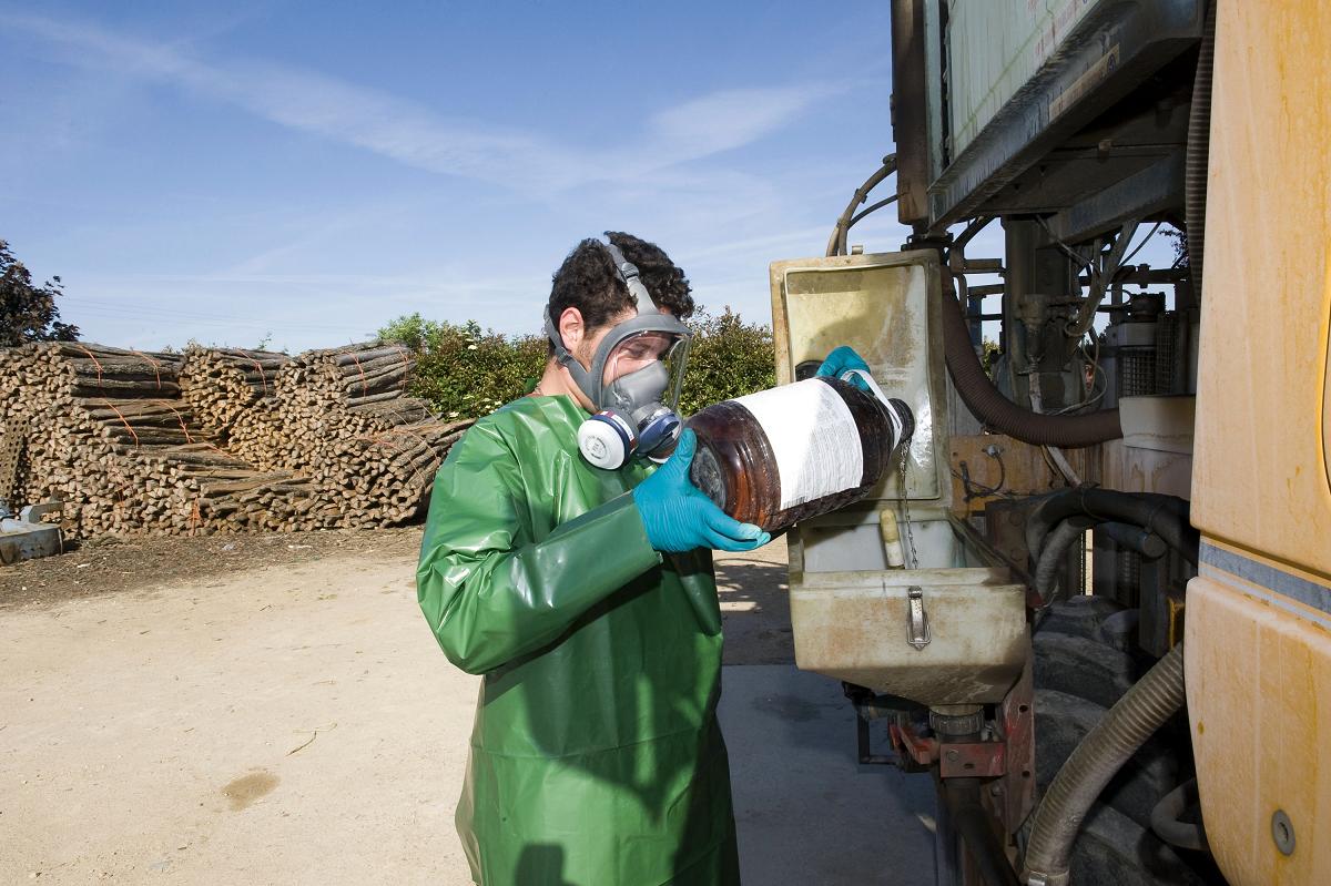 Phyt'Attitude réseau de toxicovigilance pour les professionnels agricoles©J-M. Nossant-CCMSA images