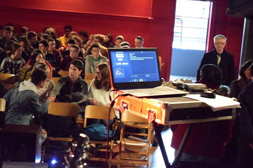 Des moments d'interaction sont organisés avec les classes du lycée © Hiero Limoges